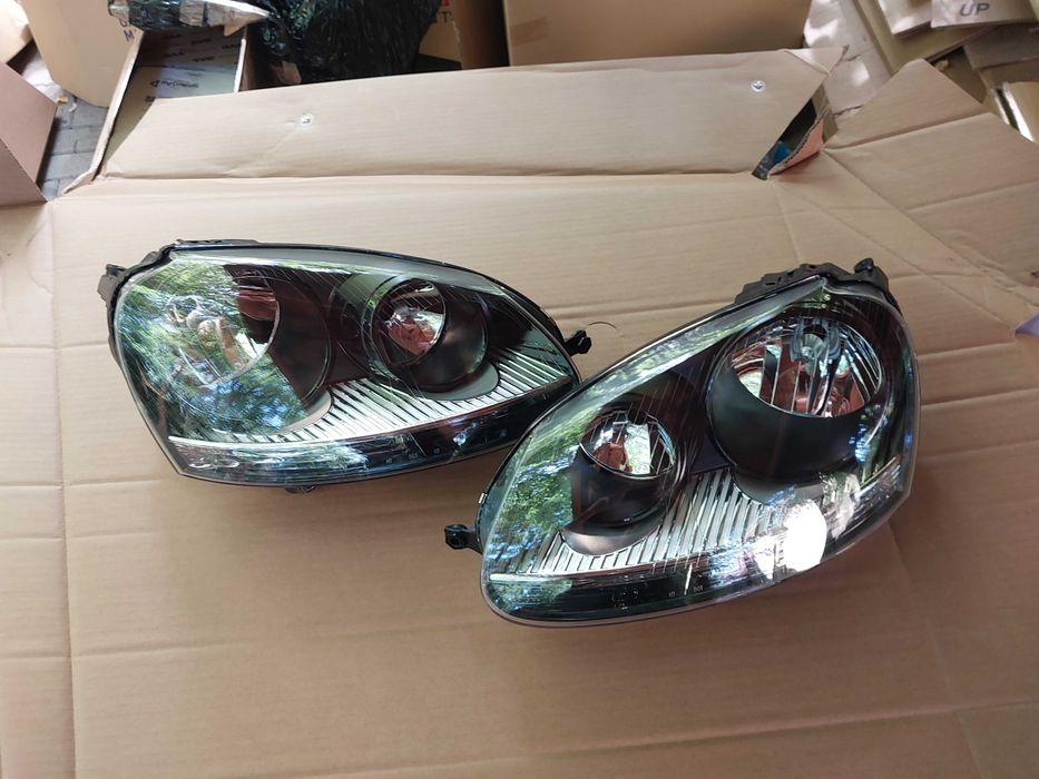 VW GOLF V reflektory lampy nowe CZARNE komplet