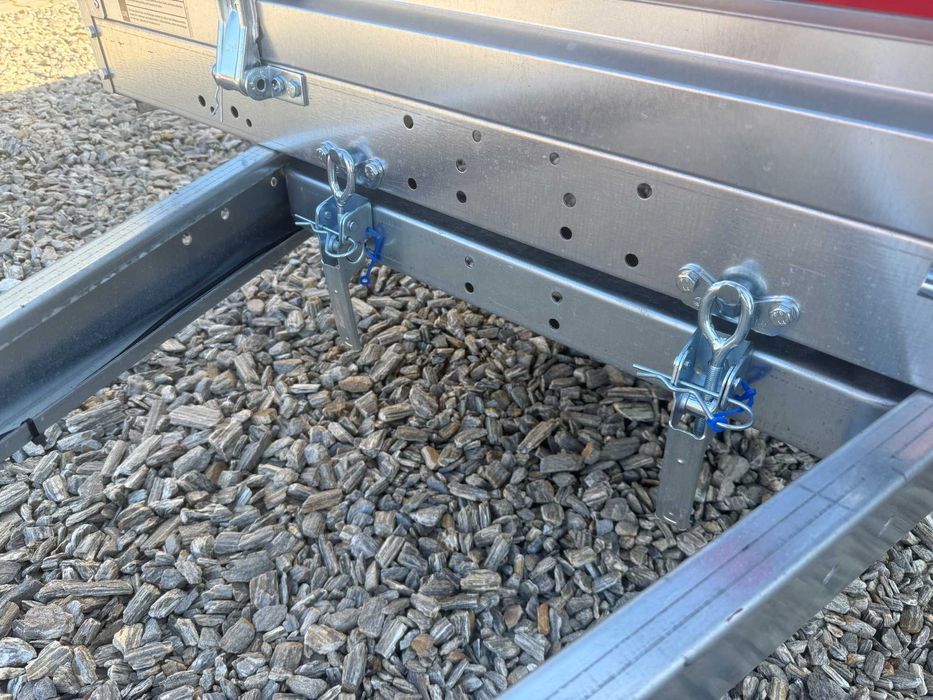 Nowa przyczepka z uchylnym dyszlem - TEMARED PRAKTI 2612