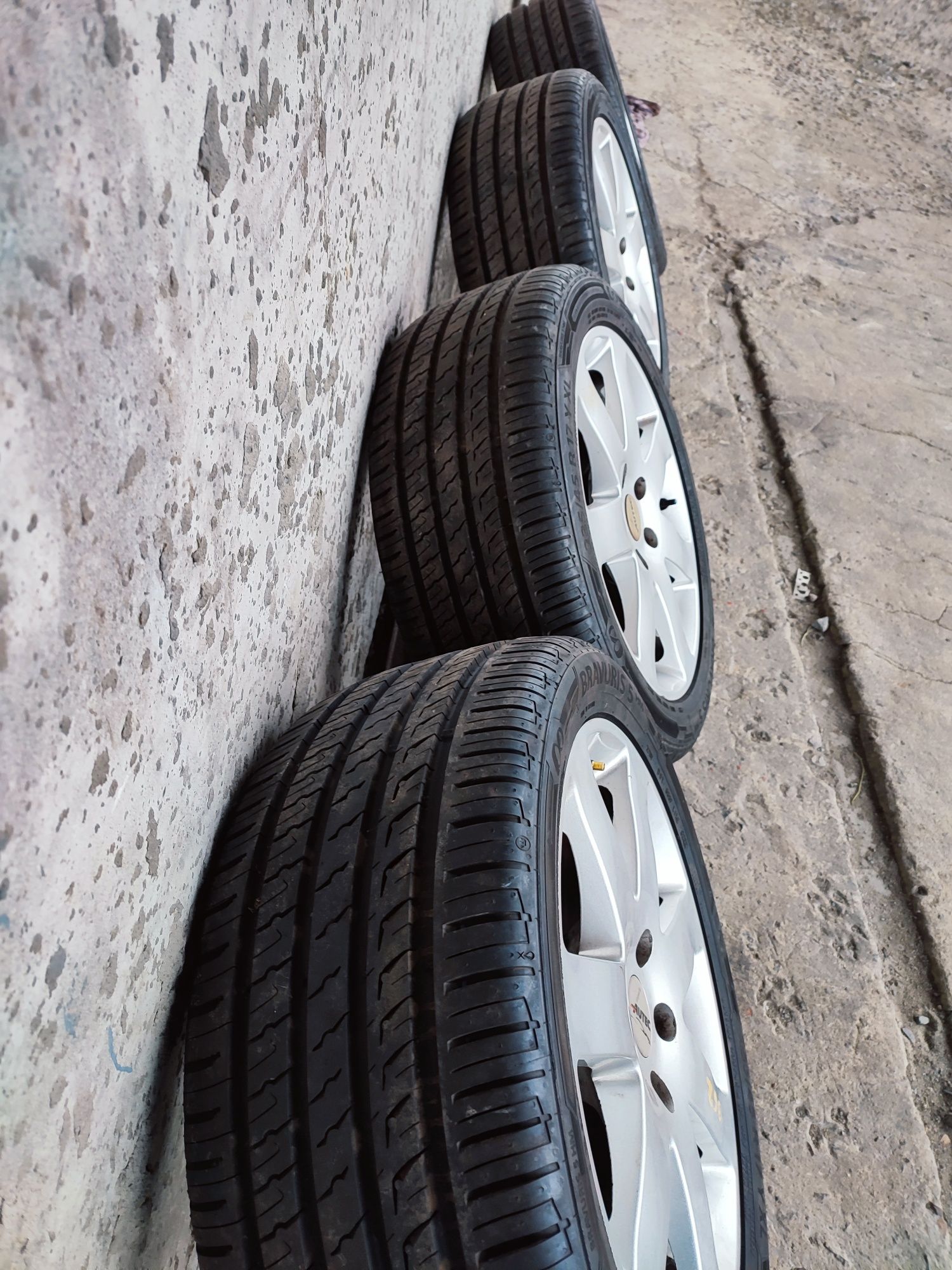 Колеса титани Пассат б6 Volkswagen Passat b6 b7 golf 5 6 oktavia a5 a7 ...