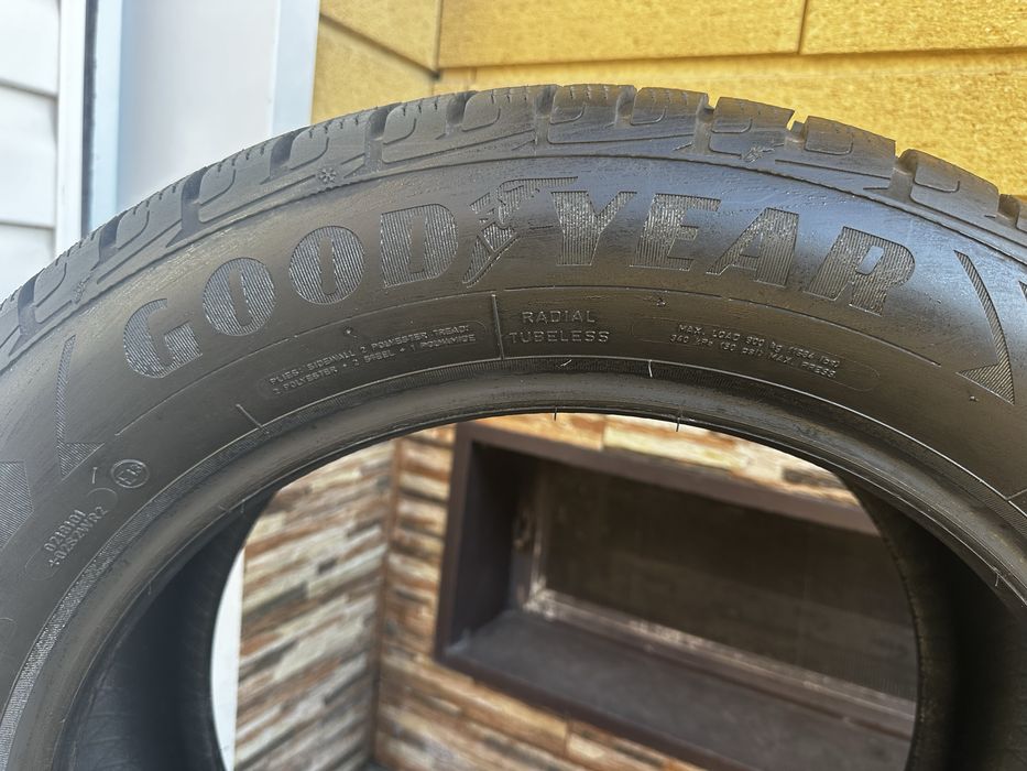 Зимние шины Goodyear UltraGrip Performance + SUV 235/55 R18 104H XL