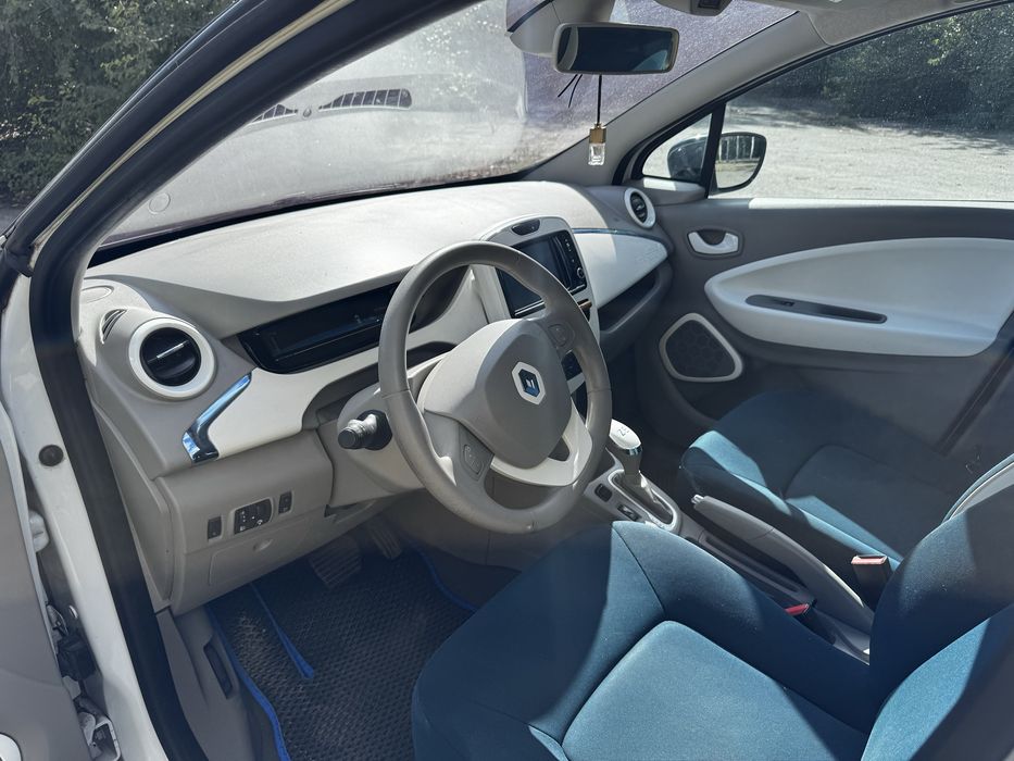 RENAULT zoe  Электро 24квт