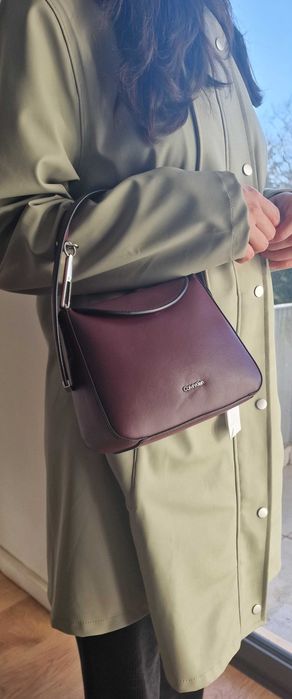Malote Calvin Klein Soft Sculpt bordô - novo, com etiqueta e dust bag
