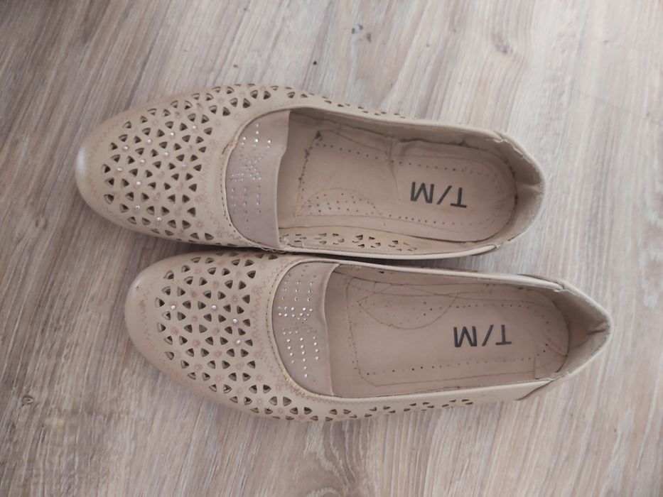 Świetne,lekkie buty na tęgą stopę rozmiar 41