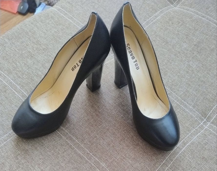 Продам шкіряні жіночі туфлі