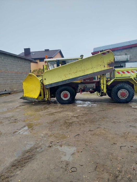 Pług śnieżny samojezdny /spycharka