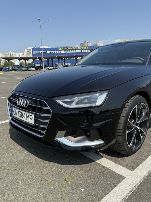 Audi A4 офіційний автомобіль