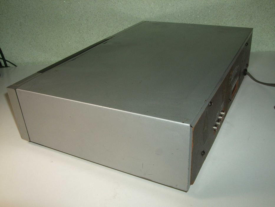 Продам касетну деку Akai HX-2