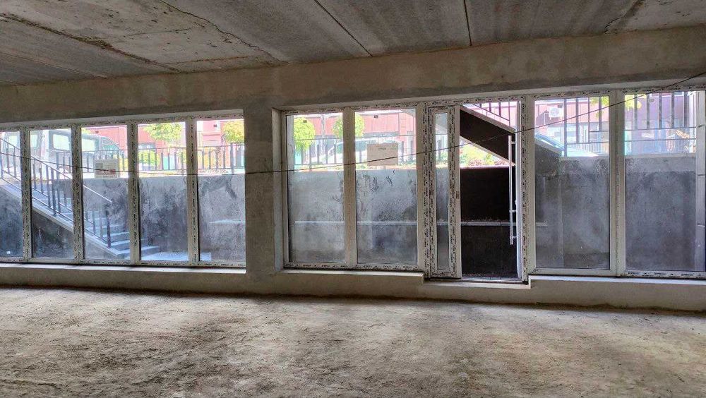 Здана комерція, гарна ціна, центр, Івано-Франківськ, продаж, сирець