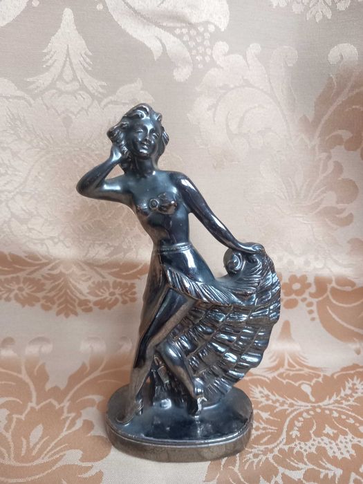 Estatueta de Boneca Art Déco