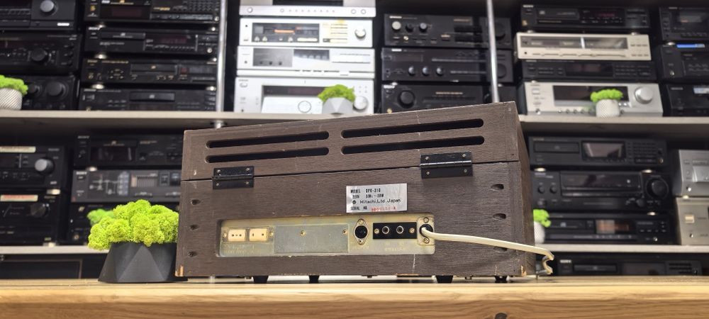 Радіола Hitachi 310