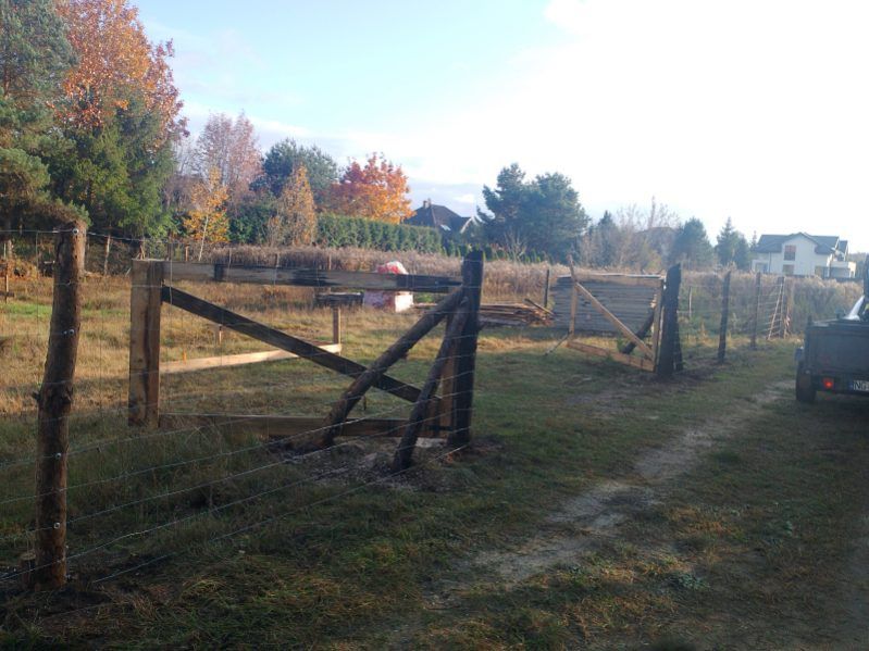Ogrodzenia budowlane,ogrodzenia leśne, stemple kołki