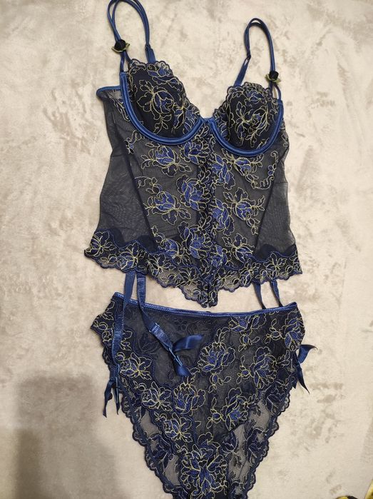 Комплект нижньої білизни L розмір  італійська якість