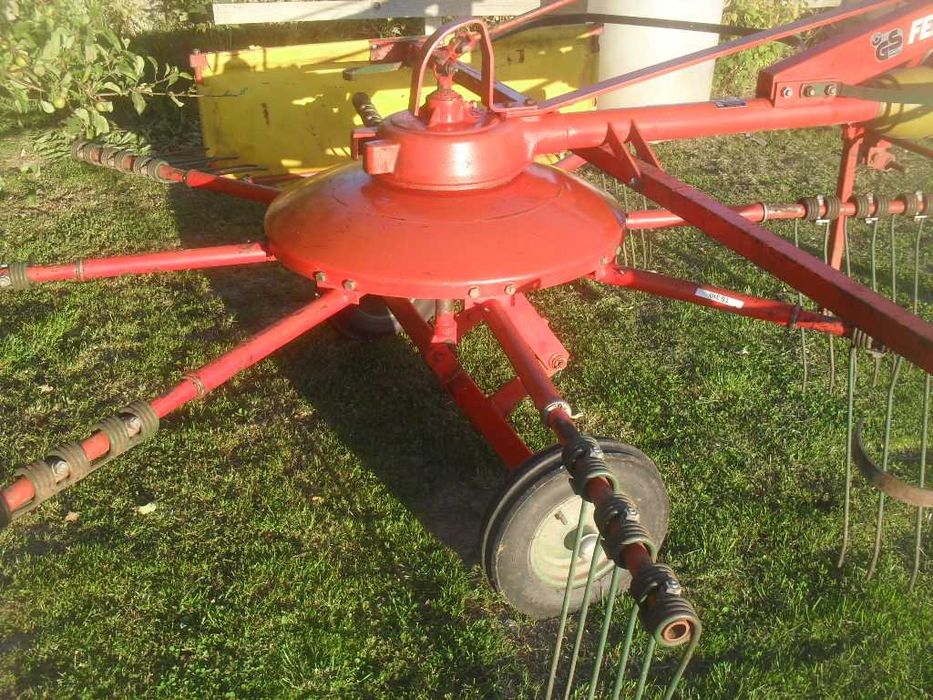 Przetrząsarka ,przewracarka, zgrabiarka , podgrabiarka, pająk do siana