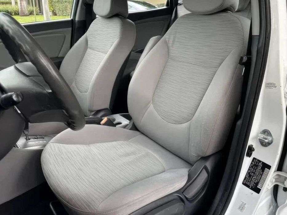 Hyundai Accent Sport      2015