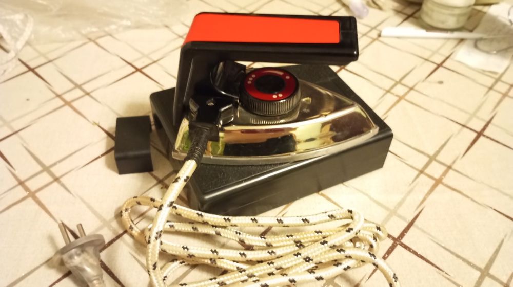 Продам советский складной утюг