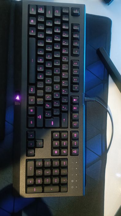 Razer teclado, rato, headphone