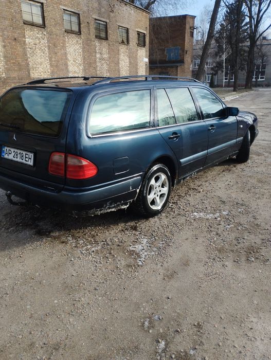 Продам Мерс 210.универсал