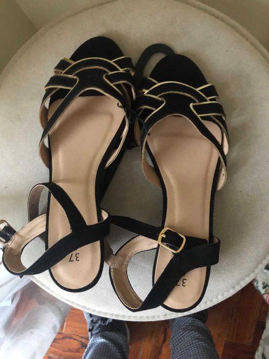 Sandálias novas!