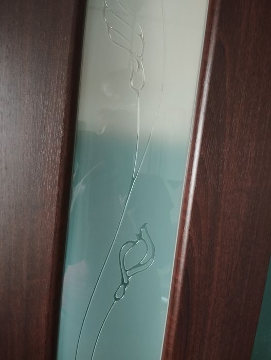 Продам межкомнатные двери на две половинки в очень хорошем состоянии