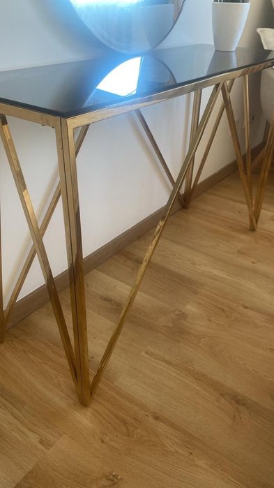 Consola Moderna e Elegante