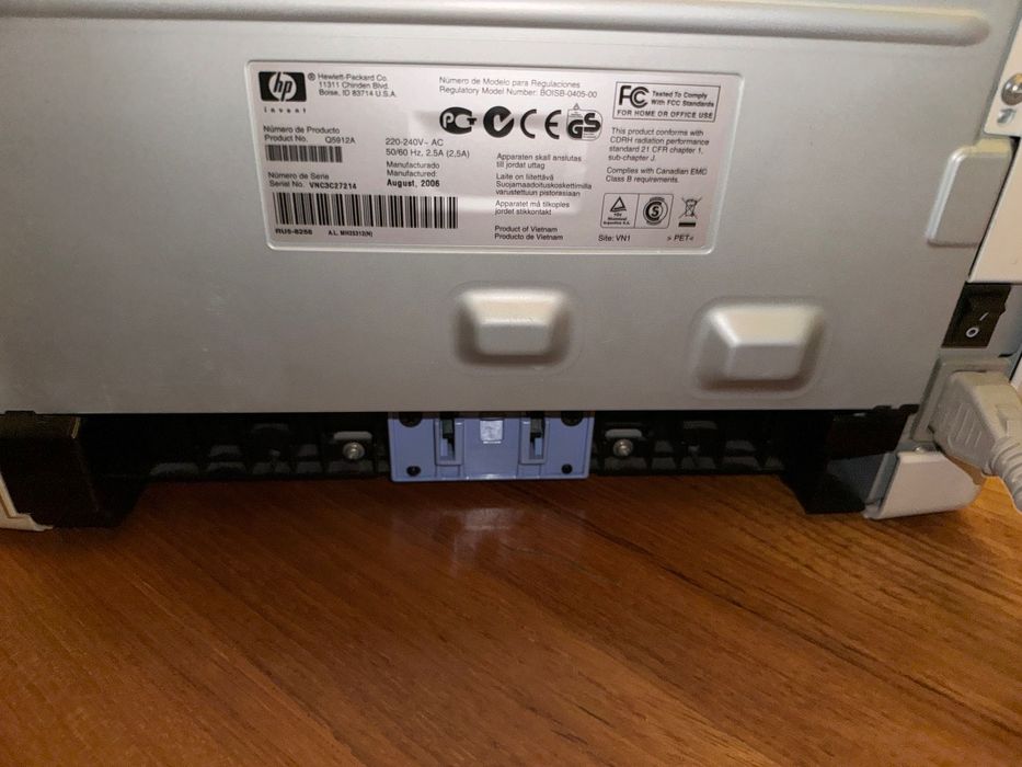 Продам легендарный лазерный принтер HP LaserJet 1022 картридж, кабеля