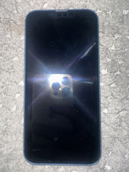 Iphone 13 niebieski