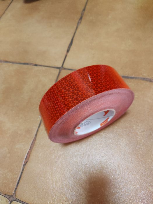 Taśma odblaskowa konturowa srebrna i czerwona 120 zł sztuka rolka 50