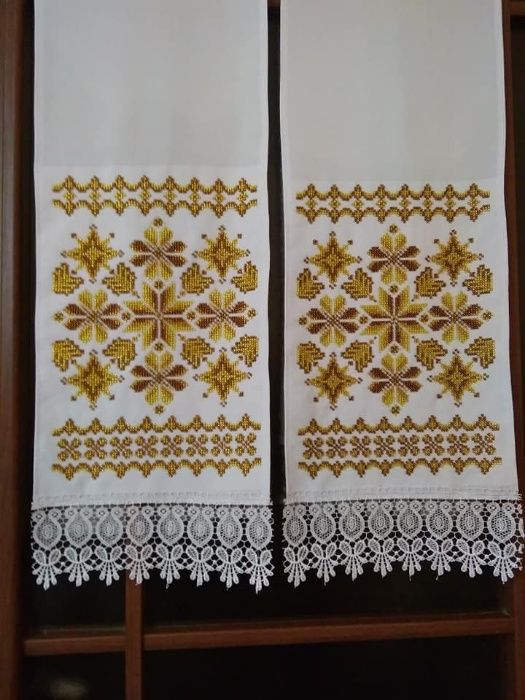Рушники на ікони (пара), бісером.