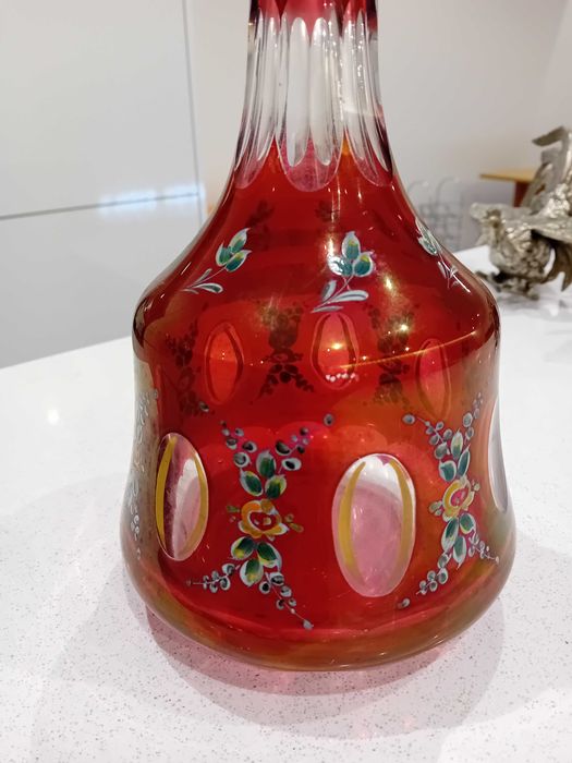 Licoreira de cristal vermelha