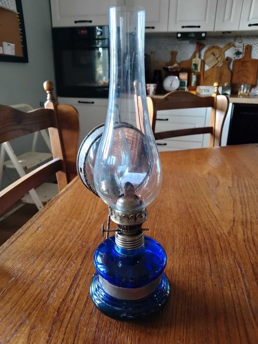 stara lampa naftowa