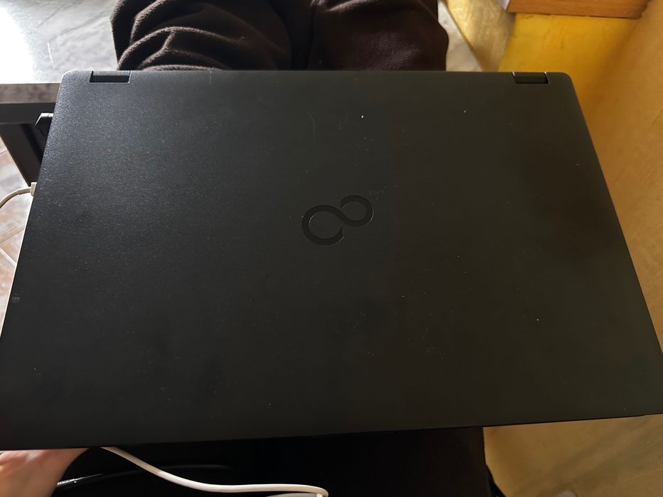 Ноутбук Fujitsu LifeBook 15.6” / Intel Core i5 8gen / 16GB RAM / SSD 256GB
