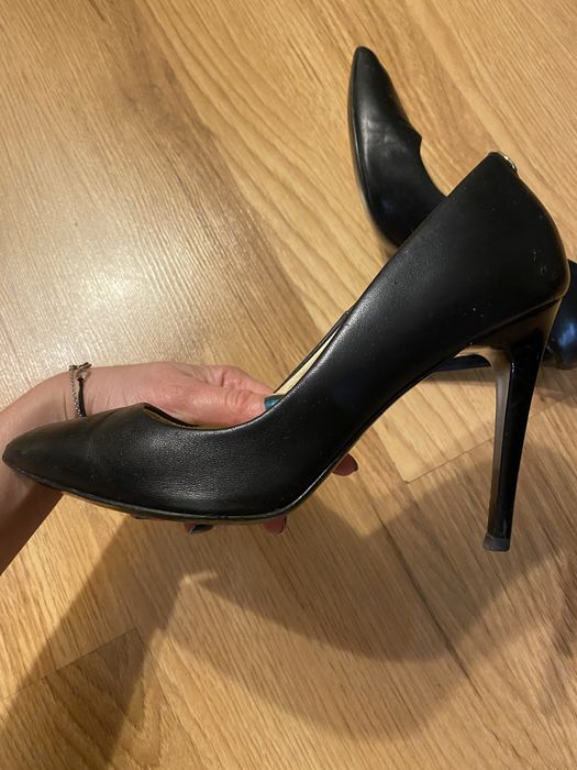 Czarne skorzane szpilki buty na obcasie zebra