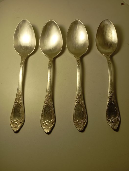 Ложки 4 шт столовые из мельхиора вес  296гр.