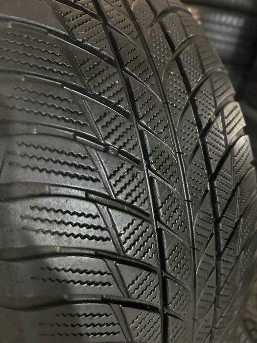 Зимові шини 245/50 R19 105V * RFT Bridgestone Blizzak LM001