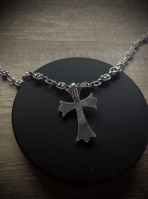 Naszyjnik w stylu chrome hearts