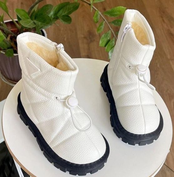 Стильні угги. 36 размер   .