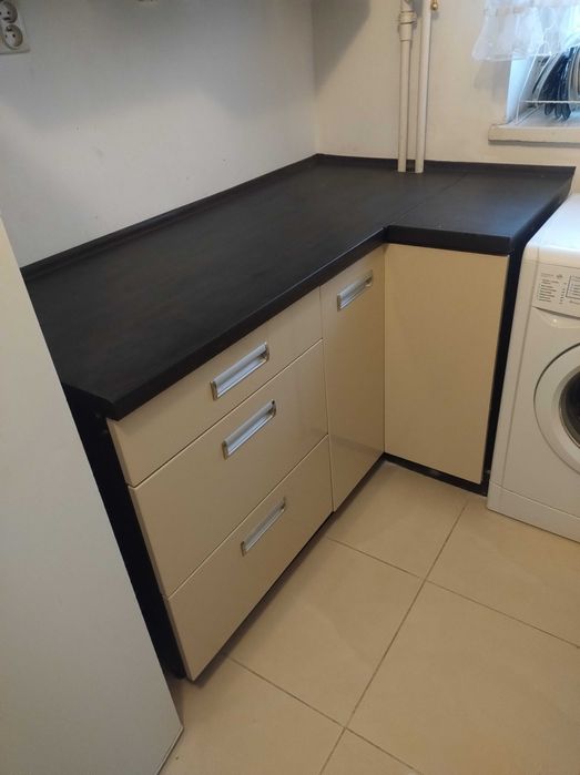 REZERWACJA Komplet szafek kuchennych do małej kuchni (fronty beżowe)