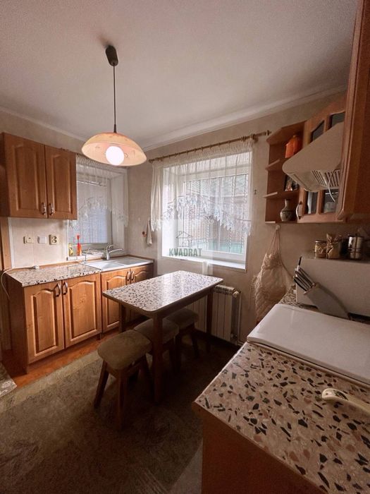 Продам затишний будинок з басейном та зоною відпочинку біля Дністра