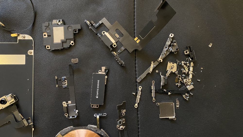 Iphone xr запчастини та акб.