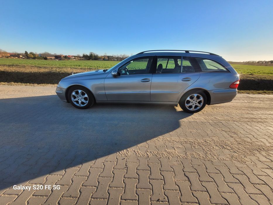 Mercedes-Benz E211