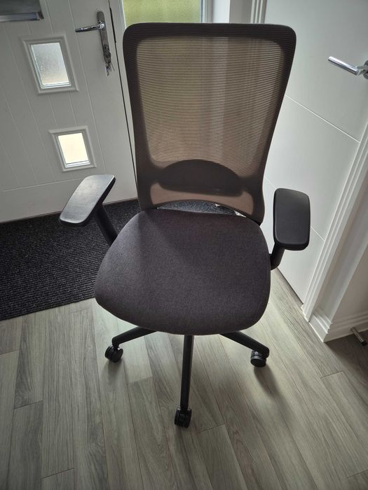 Cadeira de escritório ergonómica, ajuste lombar
