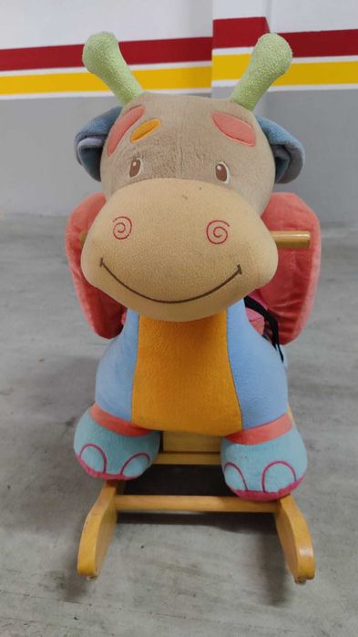 Cavalinho baloiço de peluche