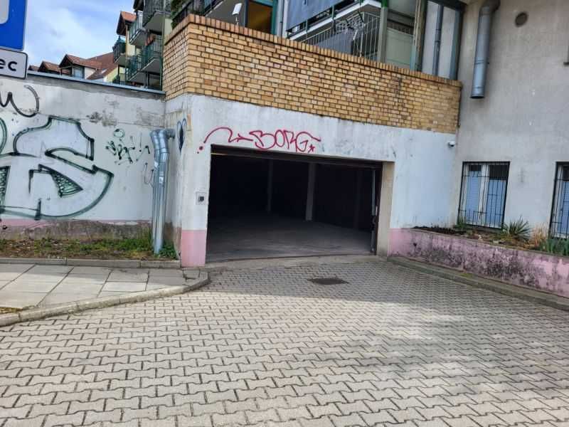 Garaż pod budynkiem Reduty Ordona 87  Witkiewicza Pogodno Bezpieczny monitoring prąd woda blisko Centrum