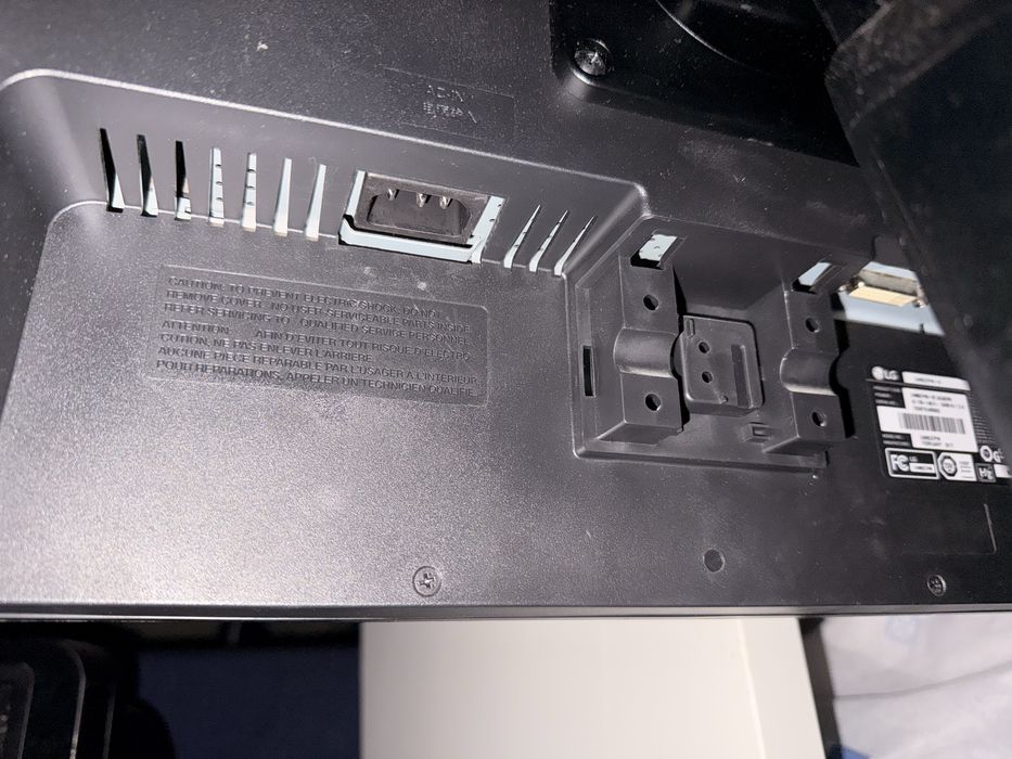 Monitor LG 24MB37PM-B 24" IPS regulavja wysokości stsn bdb