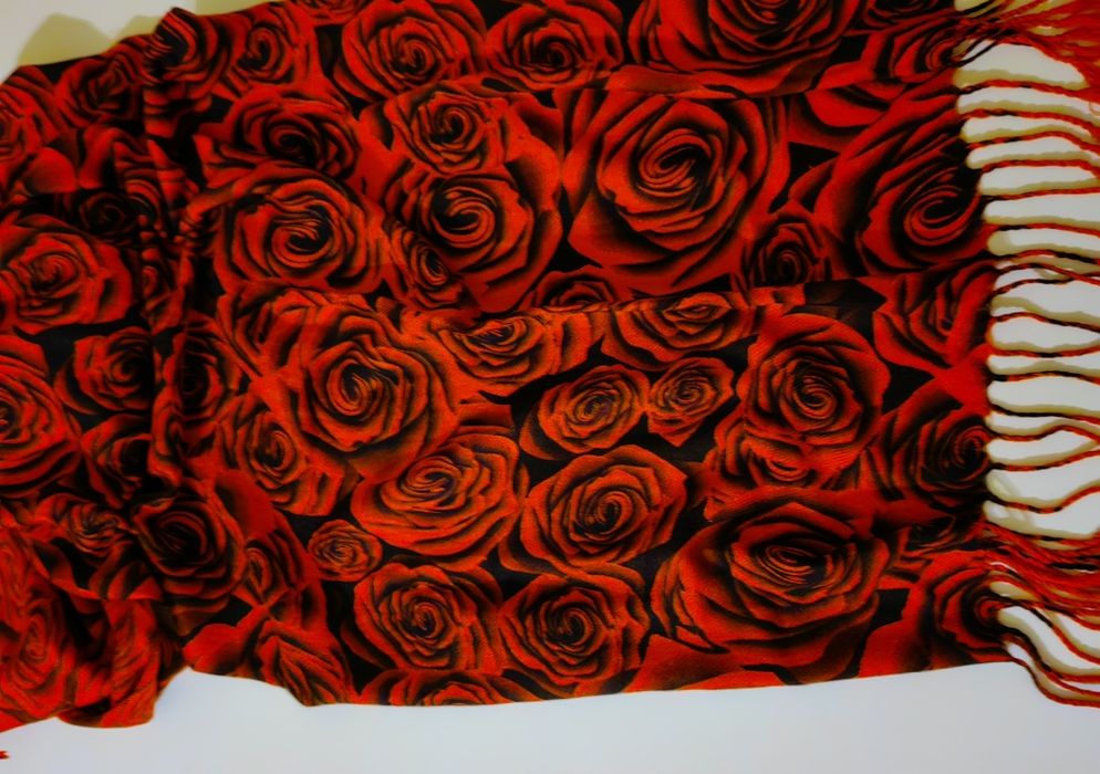 Szalik w róże  180 x 65 cm* OKAZJA!