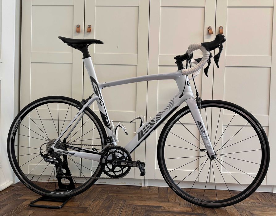 Rower szosowy aero full carbon - BH G7 Pro - rozmiar L (174-187cm wzrostu) - Ultegra - kolarzówka szosówka szosa Merida Trek Giant