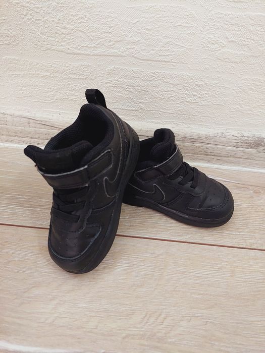 Дитячі шкіряні кросівки Nike