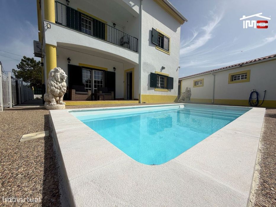 Moradia T5+3 Palmela - Piscina e Garagem **Oferta de Escritura**