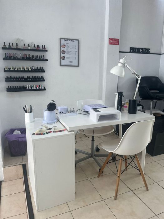 Gabinete Salão de cabeleireiro ,sala de estética,tratamentos,salão de cabeleireiro