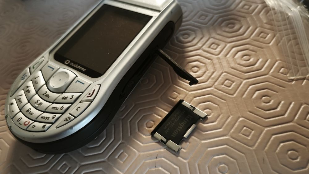 Nokia 6630 vintage. Botão de ligar partido. Para peças